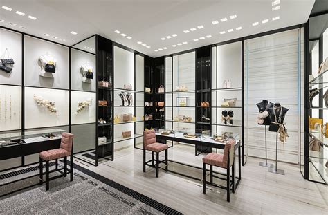 chanel boutique canada.